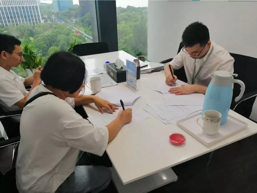 熱烈祝賀朱總、劉總簽約創綠家江蘇省蘇州市吳江區區級代理！